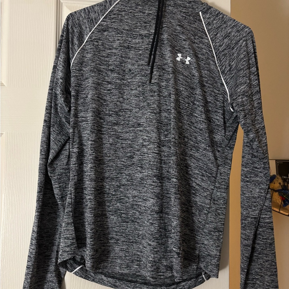 Under Armour Black and Gray Heather Hoodie Pullover